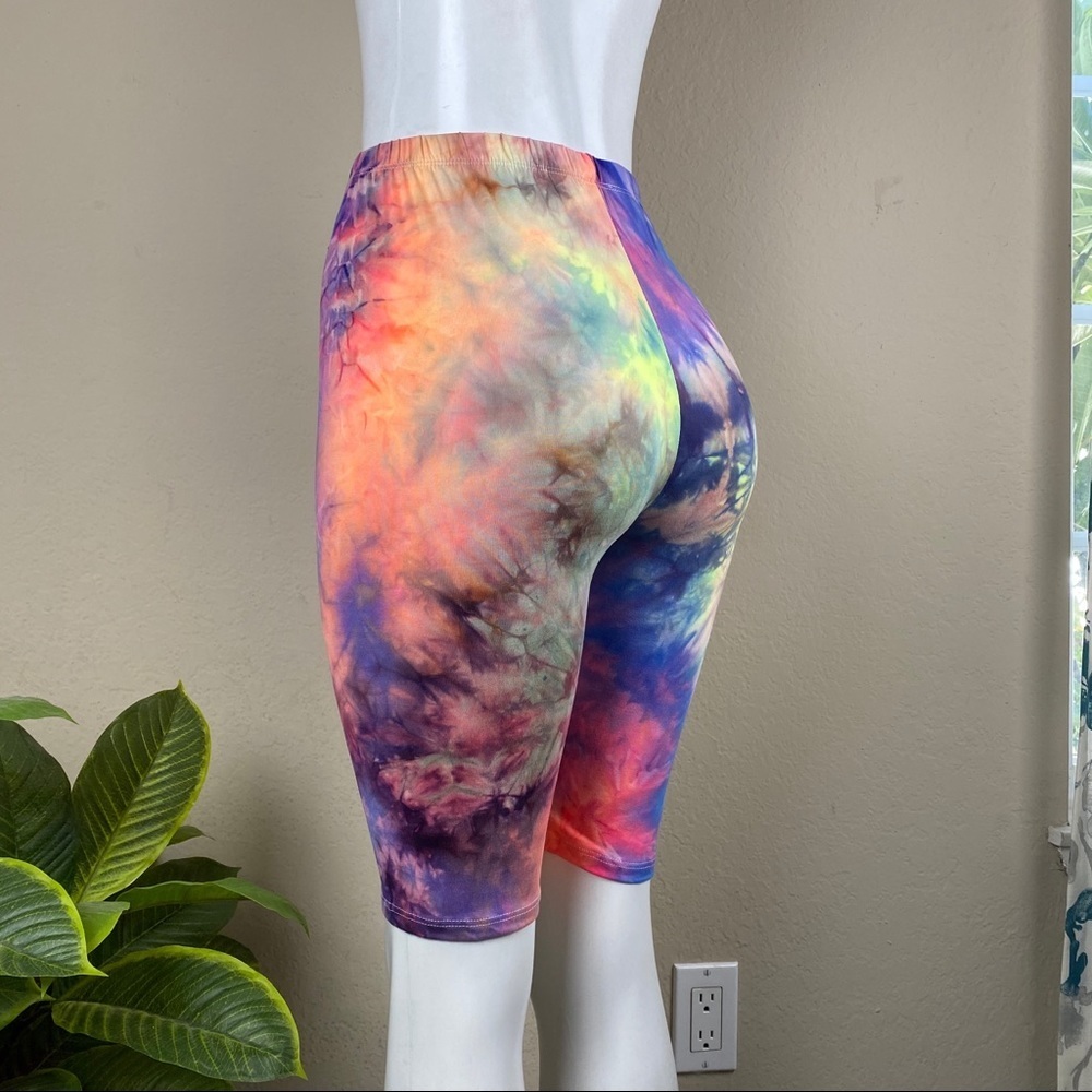 Tie Dye T-shirt and Biker‎ Shorts Set - Picture 7 of 9